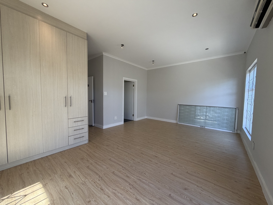 4 Bedroom Property for Sale in Parklands North Western Cape
